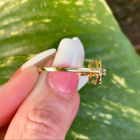 SOLD 🔥 14K Gold Unique Diamond Accent Ring - Picture 4 of 8